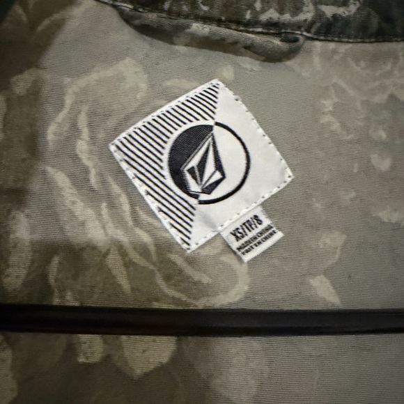 Volcom Camouflage Floral Jacket - Picture 2 of 4